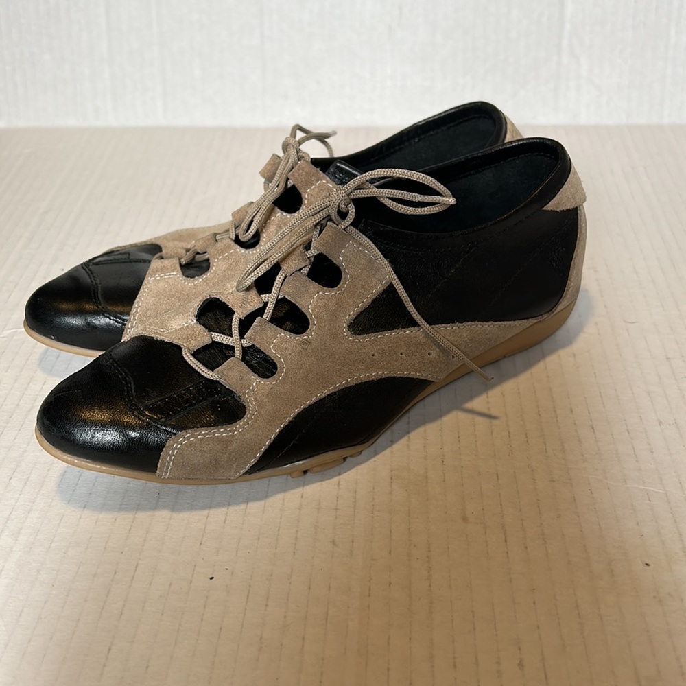 Prune Leather Gray and Black Lace up Sneakers size 6